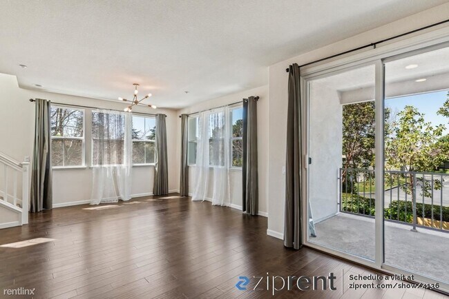 Building Photo - 2 br, 2.5 bath Townhome - 722 N Capitol Av...