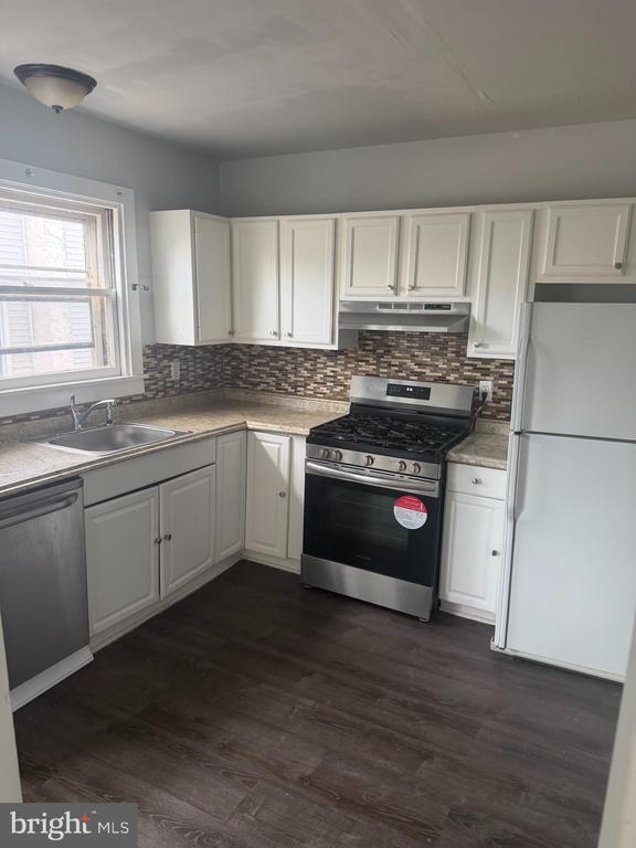 Foto del edificio - 219 Johnson Ave