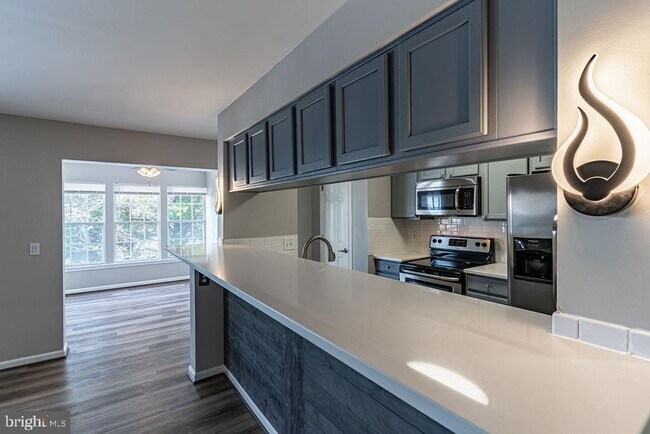 Foto del edificio - 3620 Sherbrooke Cir