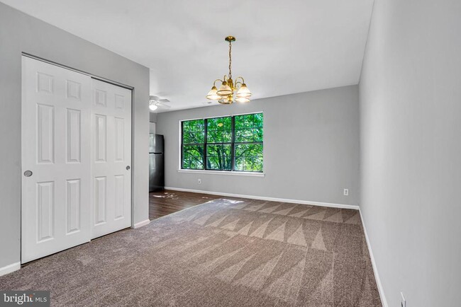Foto del edificio - 5 Harrington Ln
