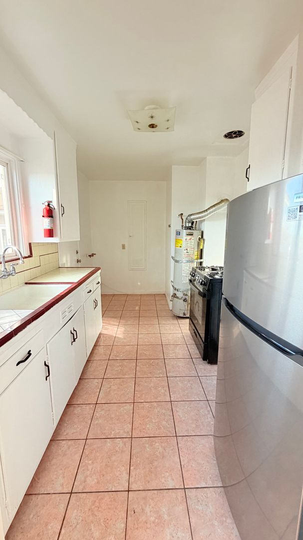 Building Photo - 1910-1910 42nd Ave