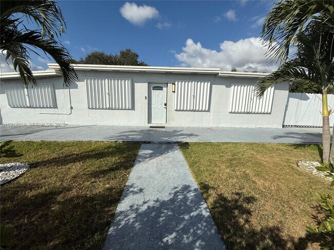 Building Photo - 22020 SW 114th Ave