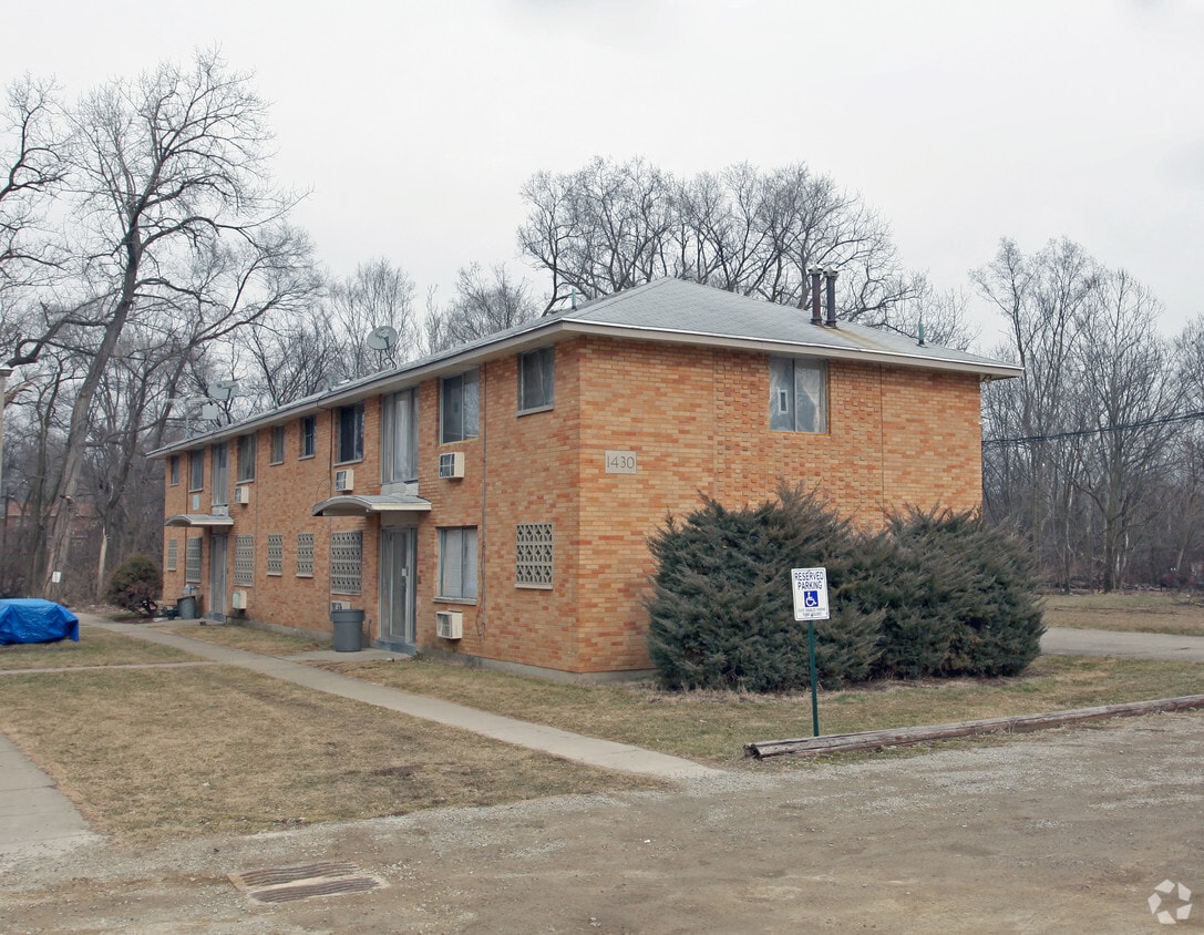 14301434 N James H Mcgee Blvd, Dayton, OH 45402 Apartments in Dayton