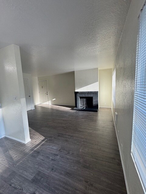 Área de estar - 9017 236th St SW