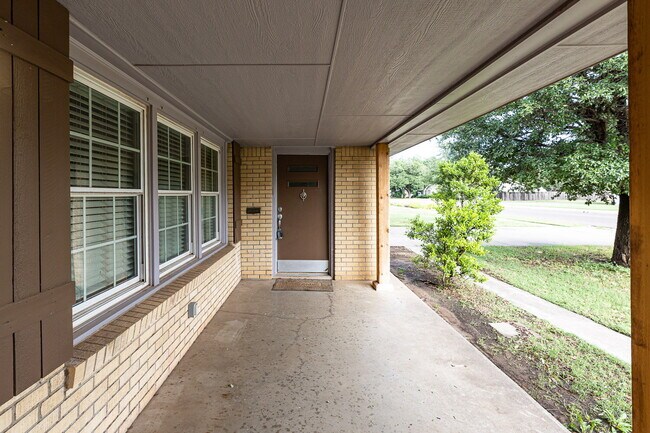 Foto del edificio - Large 3 bedroom in Tech Terrace
