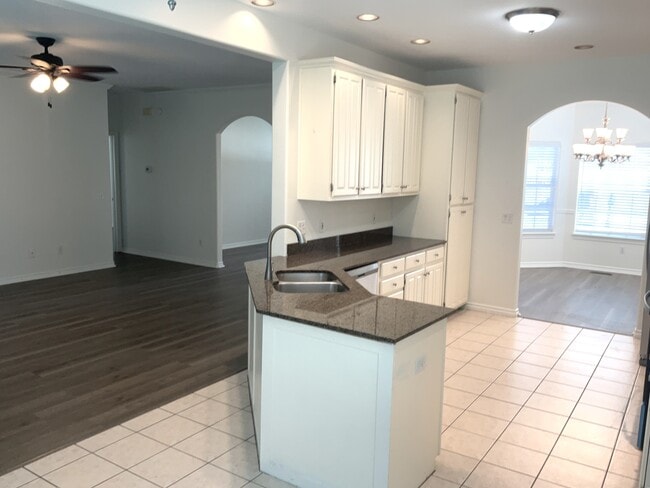 Foto del edificio - 1436 W Plymouth St
