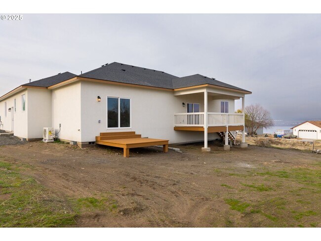 Foto del edificio - Stunning South Hill Home in Umatilla!!