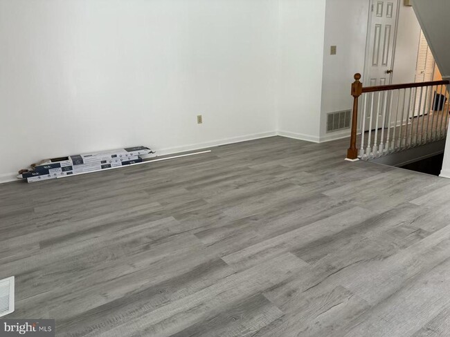 Building Photo - 2227 Aspen Dr
