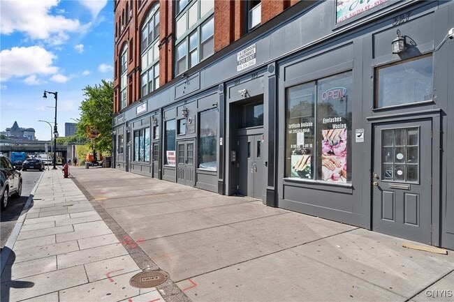 Building Photo - 319 N Salina St