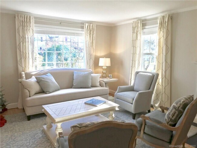 Foto del edificio - 15 Oak Park Ave