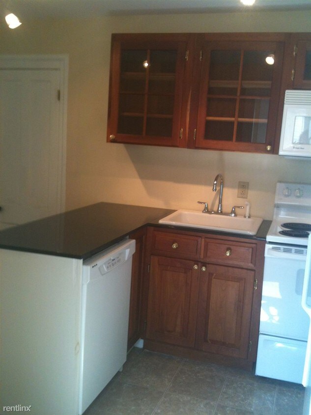 Primary Photo - 9 Goodrich St