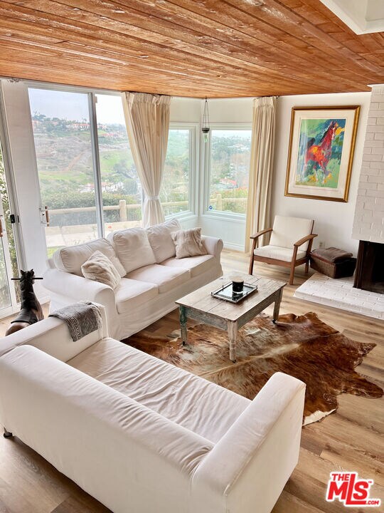 Foto del edificio - 6232 Tapia Dr