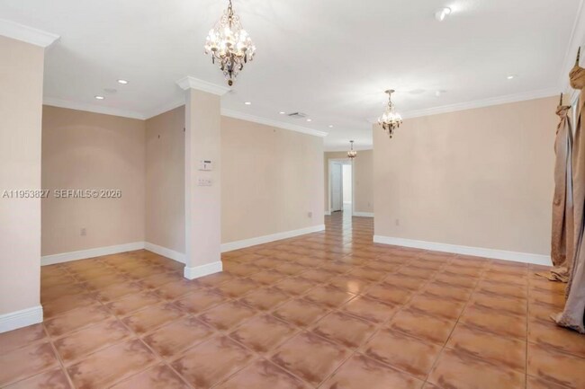 Building Photo - 4370 SW 82nd Ave