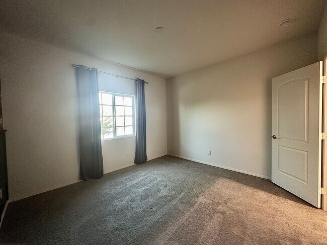 Building Photo - COMING SOON!! 4 Bedroom 3 Bathroom Home wi...