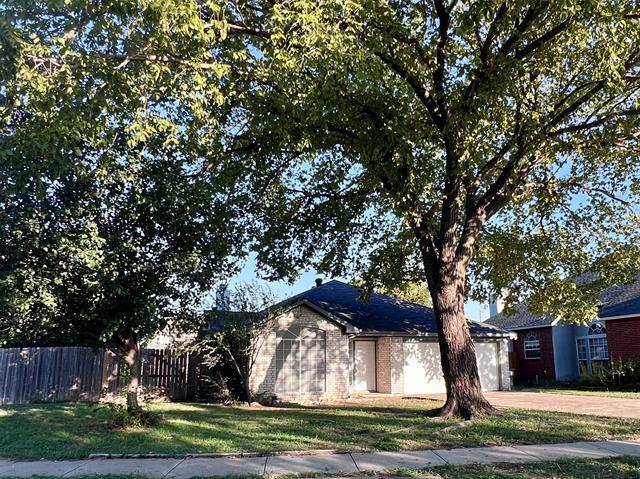Building Photo - 118 S Rustic Trail