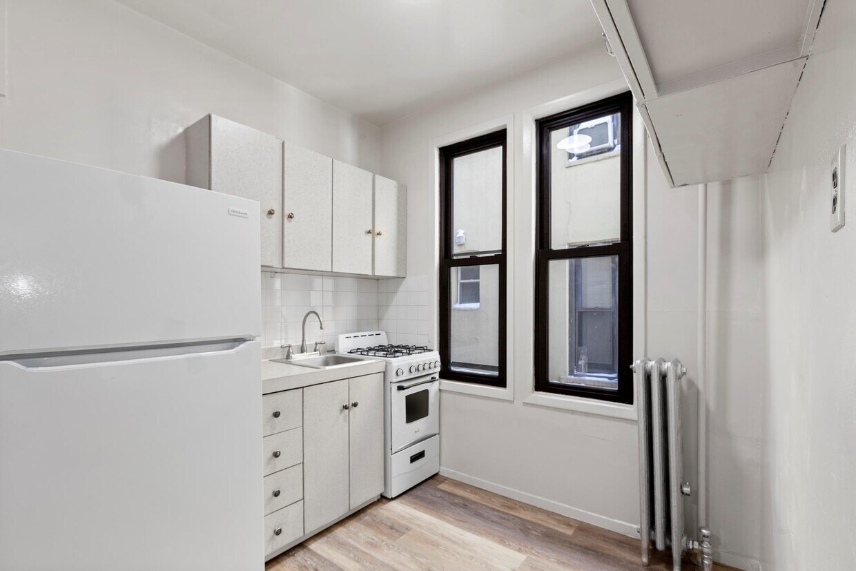 40 67th St Unit 2R, Queens, NY 11377 Condo for Rent in Queens, NY