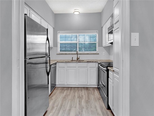 Building Photo - 8555 Fair Oaks Crossing