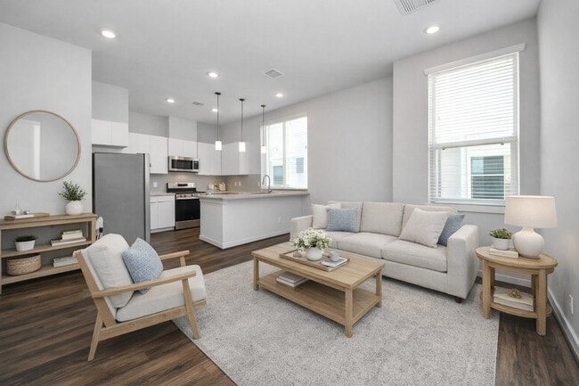 Building Photo - 608 Thornton Rd