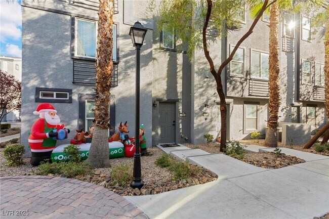 Building Photo - 9050 W Tropicana Ave