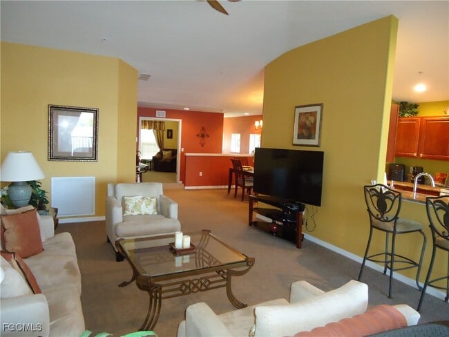 Foto del edificio - 2627 Somerville Loop