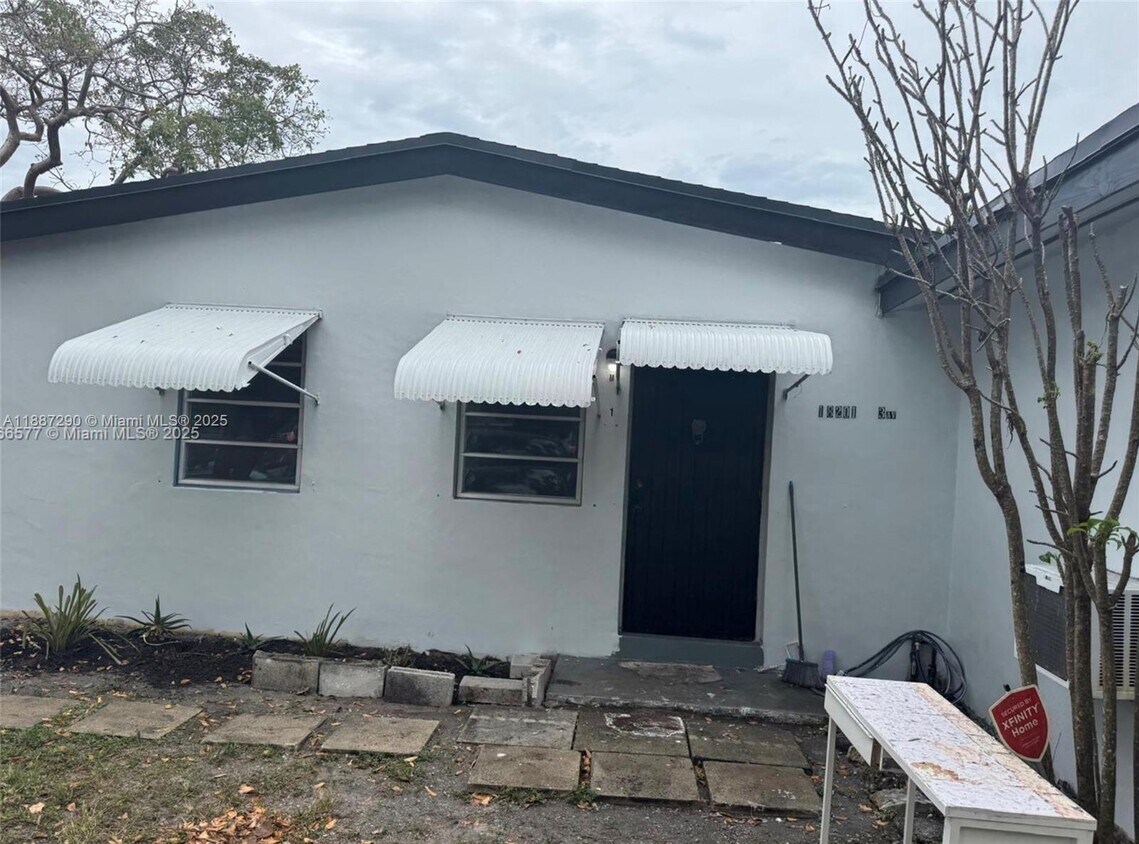 Foto principal - 18201 NW 3rd Ave
