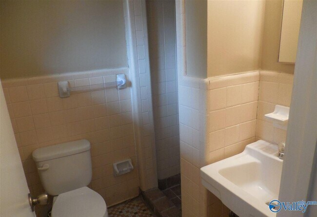 Foto del edificio - 4802 Avondale Cir NW