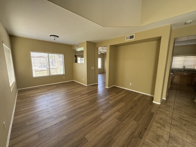 Foto del edificio - COMING SOON.  Pets Welcome. Turf backyard. Quiet cul-de-sac lot. Bonus Room/loft. 3 blocks to awa...