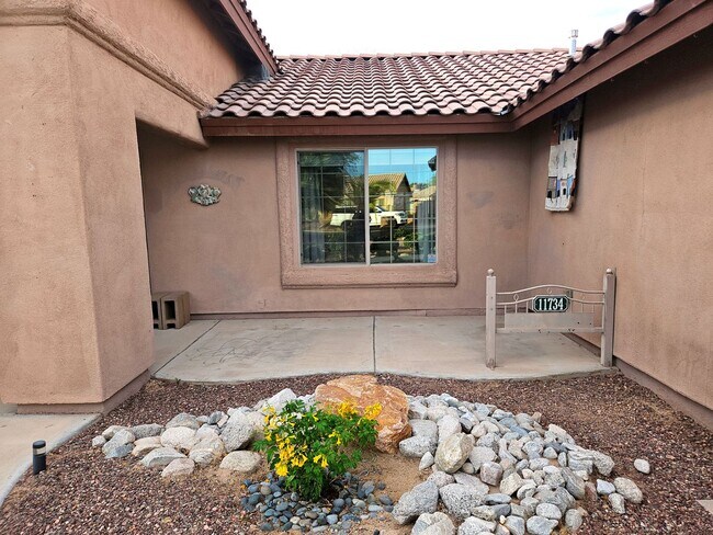Building Photo - Golf course home for rent
