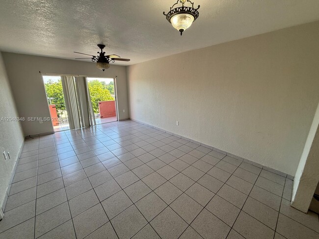 Foto del edificio - 17101 NW 57th Ave
