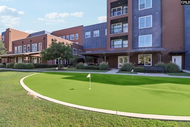 Building Photo - 440 Town Center Pl