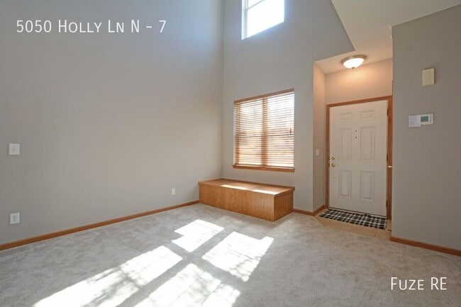 Building Photo - 5050 Holly Ln N