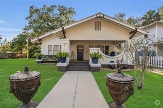 Building Photo - 1204 S Oak Ave
