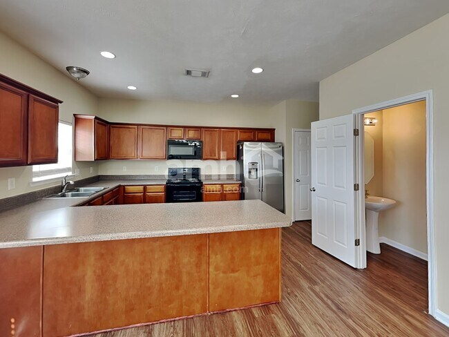 Foto del edificio - 256 Neal Ave