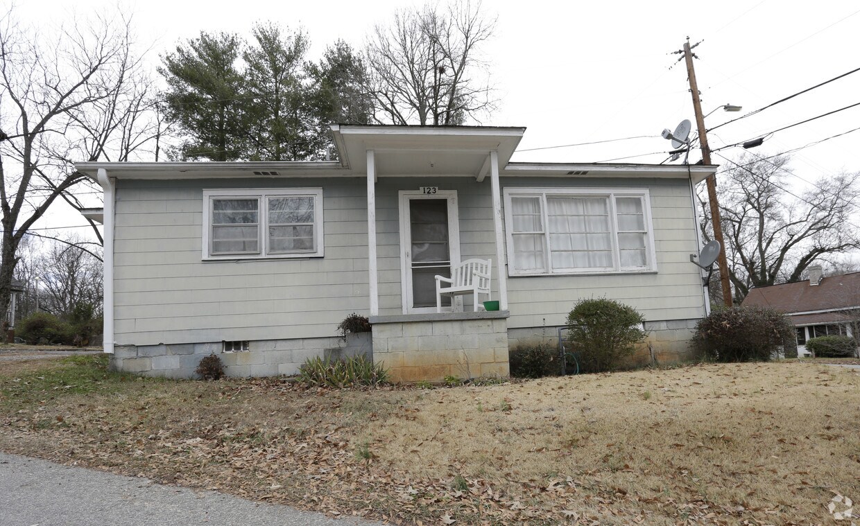Primary Photo - 501 W D Ave