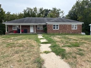 Building Photo - 2606 Quail Dr