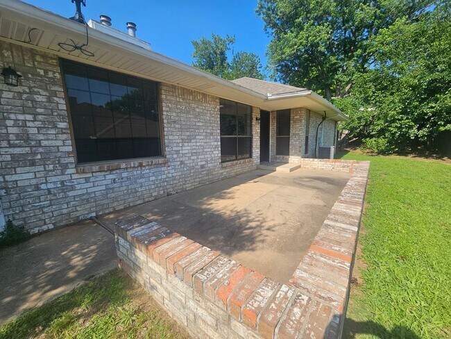 Foto del edificio - (3) Bed/(2) Bath Duplex Avail NOW!
