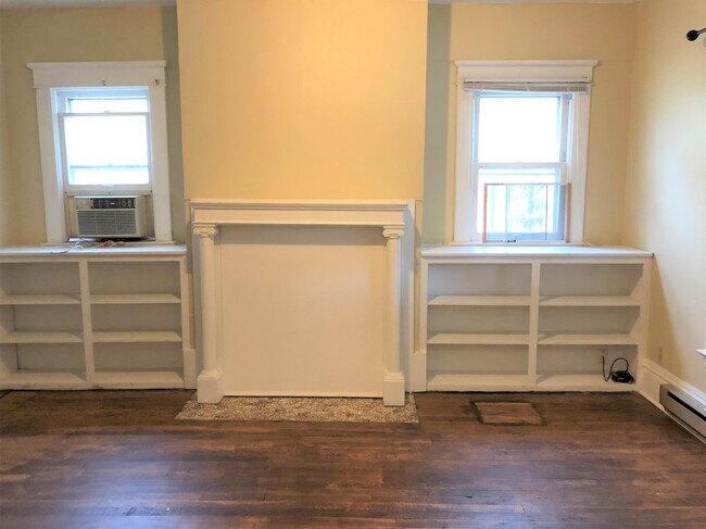 Building Photo - 18 N Shafer St