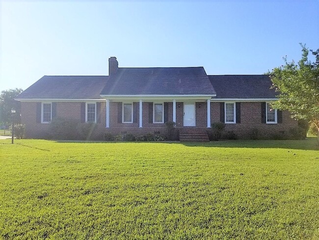 Building Photo - 102 Avalon Dr