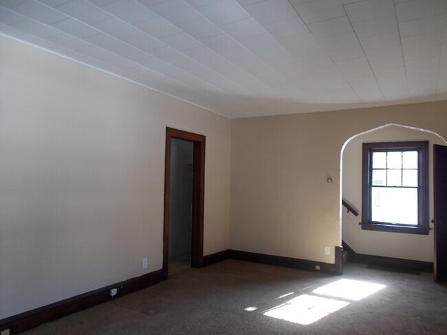 Building Photo - Storer Ave- 3 Bedroom Home- Akron Oh
