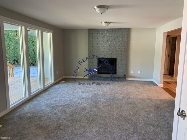 Foto del edificio - 6 br, 3 bath House - 2410 E 61st Ave 2 fam...