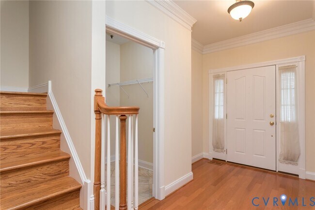 Building Photo - 11412 Pinedale Dr