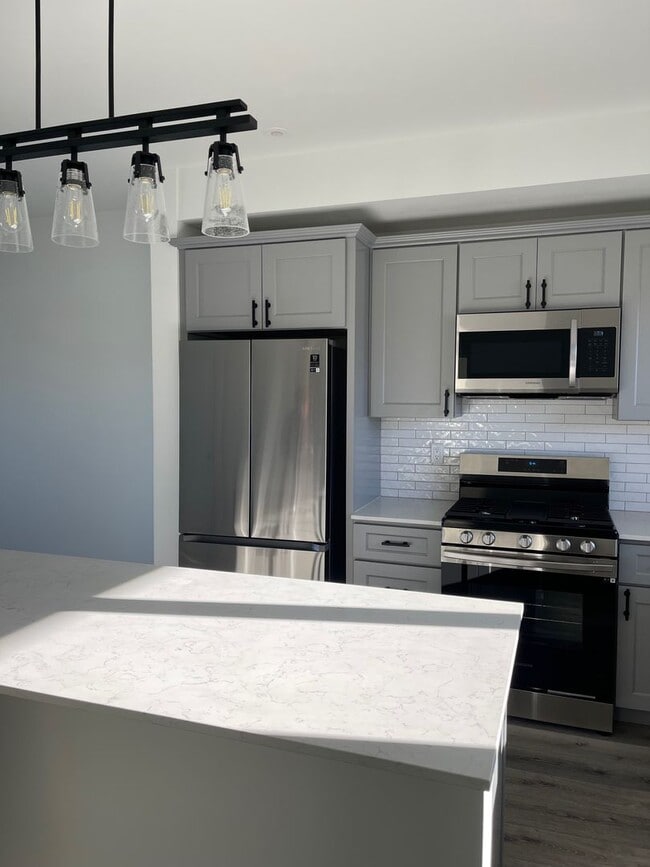 Foto del edificio - NEW! 2 Bedroom on campus! First Month Free!!