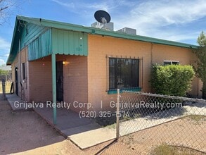 Building Photo - 835 W Tipton Dr