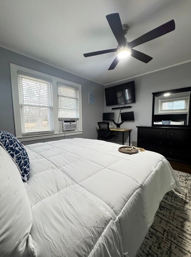 Foto del edificio - 828 Plainfield Ave