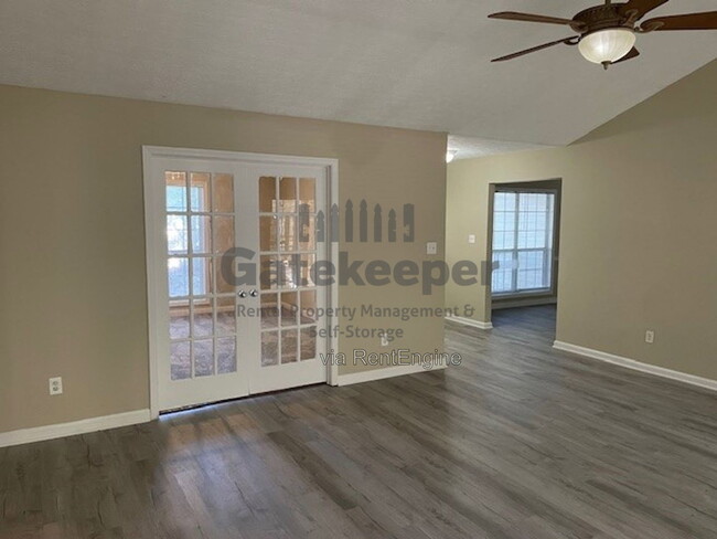 Building Photo - 385 Burch Rd
