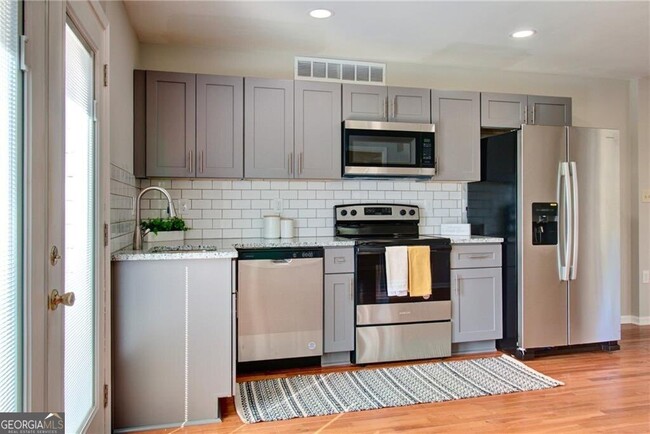 Building Photo - 3664 High Green Dr