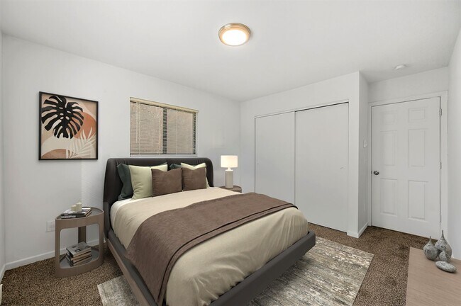 Building Photo - Waynedale Circle Apartments