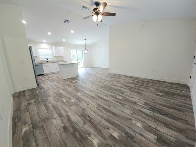 Building Photo - 7649 W Normandy Pl
