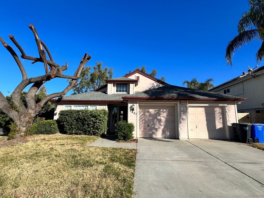 Primary Photo - Single story single family home in excelle...