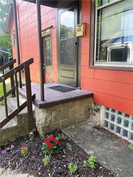 Foto del edificio - 429 Stinaff St